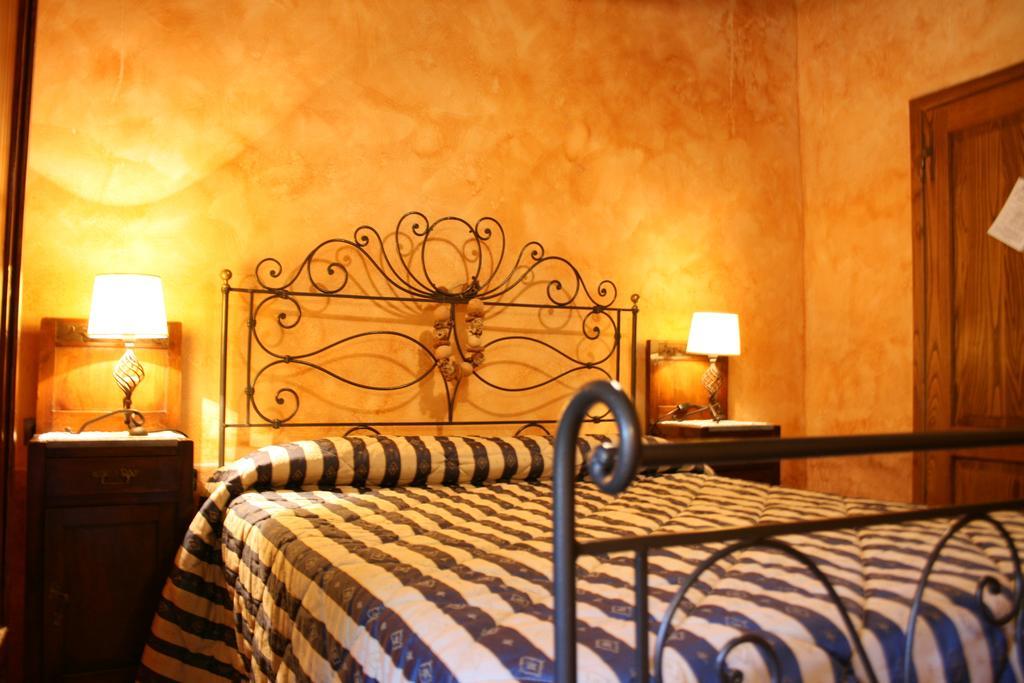 Villa Torre Di Vignale Palazzo del Pero Habitación foto